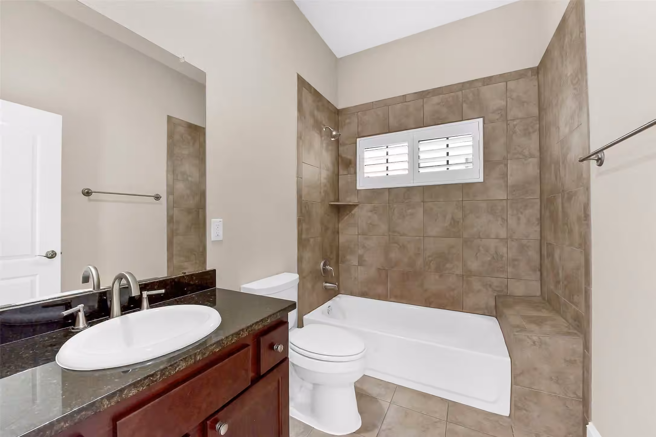 Photo 6 of 905 Garden Oaks Trace, Houston, TX