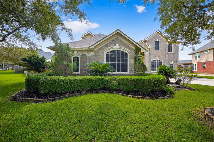 Photo 2 of 4722 Plato Park Drive, Sugar Land, TX