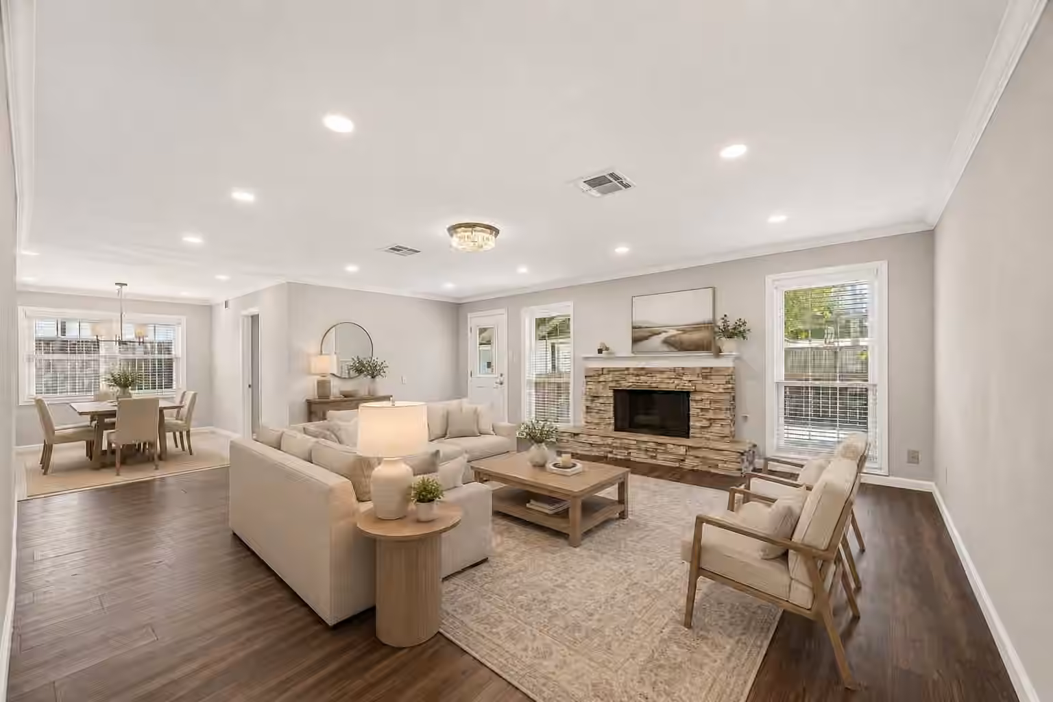 Photo 2 of 418 N Wilcrest Drive, Houston, TX