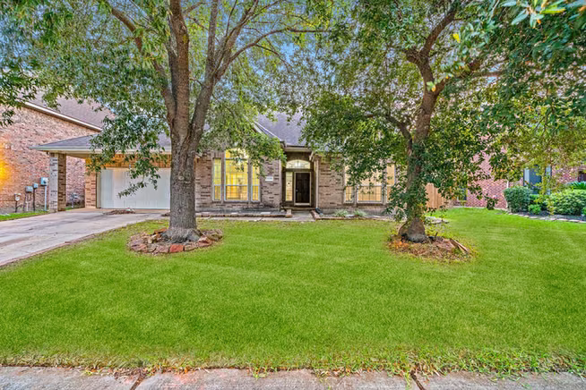 Photo 6 of 20003 CYPRESSWOOD Square, Spring, TX