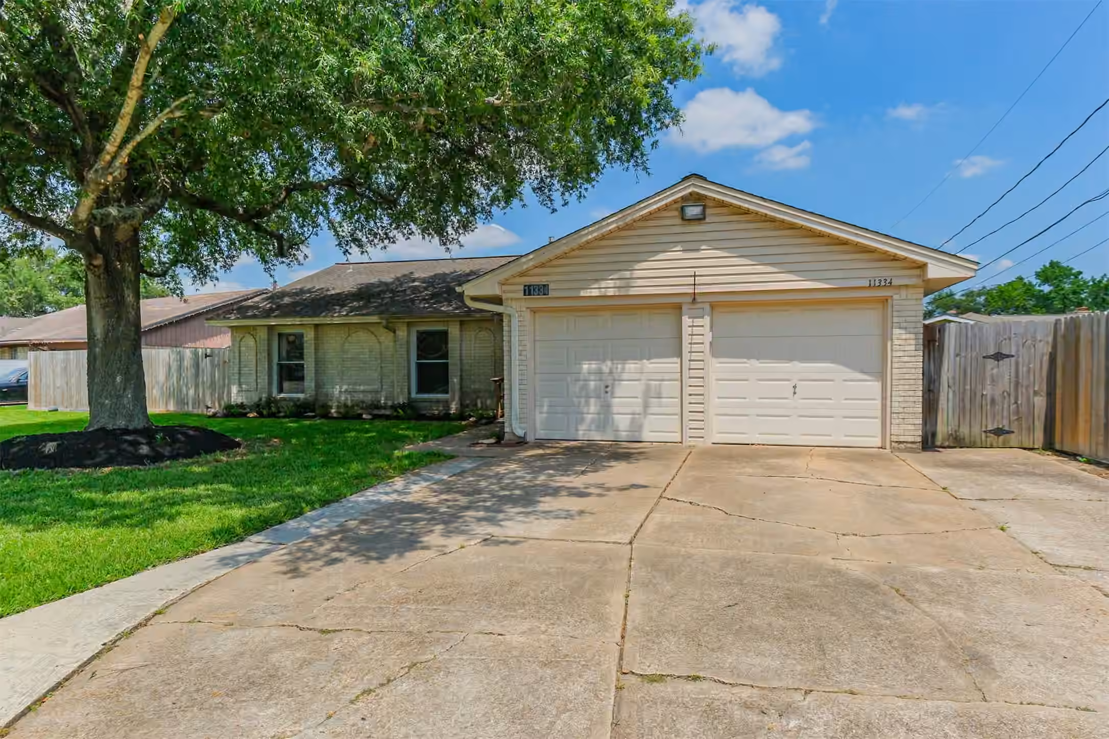 Photo 3 of 11334 Sagehill Drive, Houston, TX