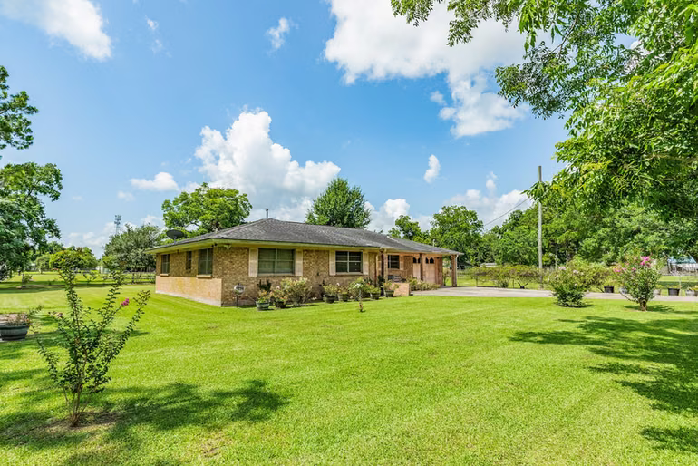 Photo of 409 Red Oak Street, Brazoria, TX 77422