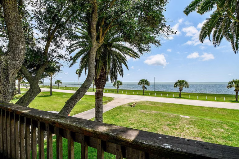 Photo 2 of 204 S Bay Boulevard, Palacios, TX