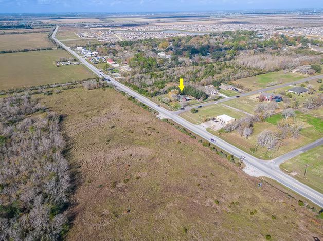 Photo 7 of 8321 FM 517 Road W, Dickinson, TX