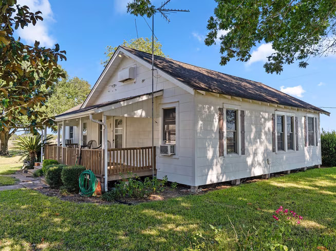 Photo 3 of 14309 Vrlla Road, Guy, TX