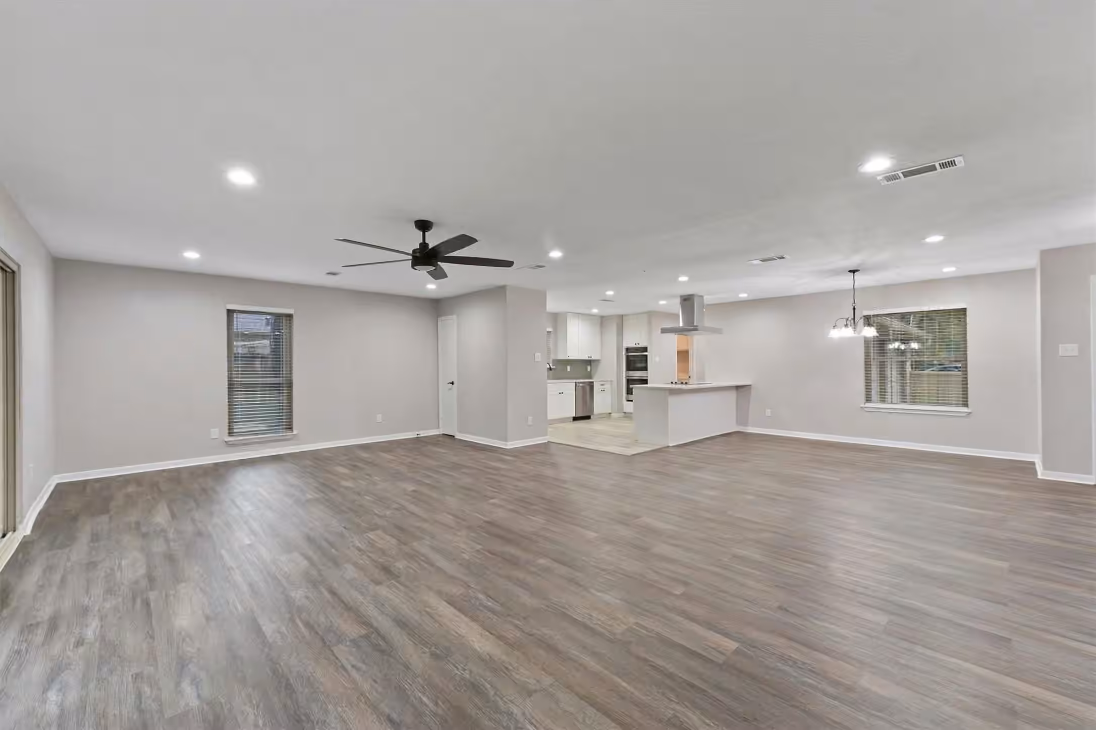 Photo 2 of 714 Golden Bear Lane, Kingwood, TX