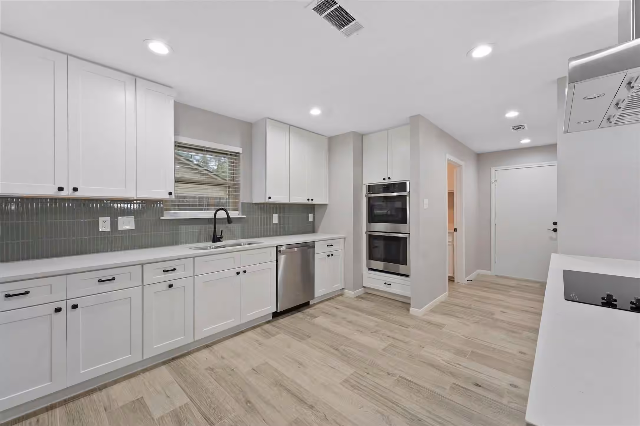 Photo 3 of 714 Golden Bear Lane, Kingwood, TX
