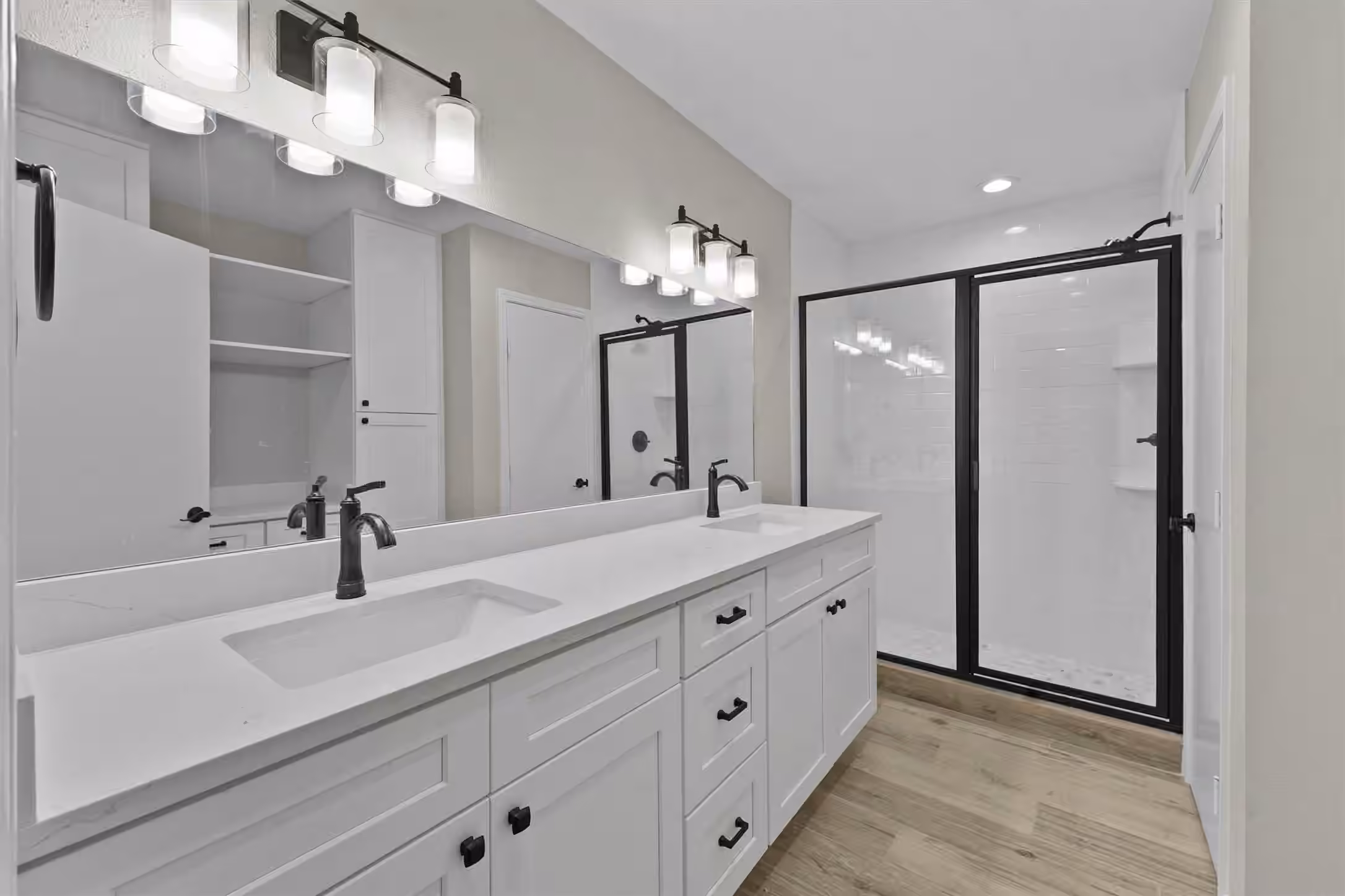 Photo 4 of 714 Golden Bear Lane, Kingwood, TX