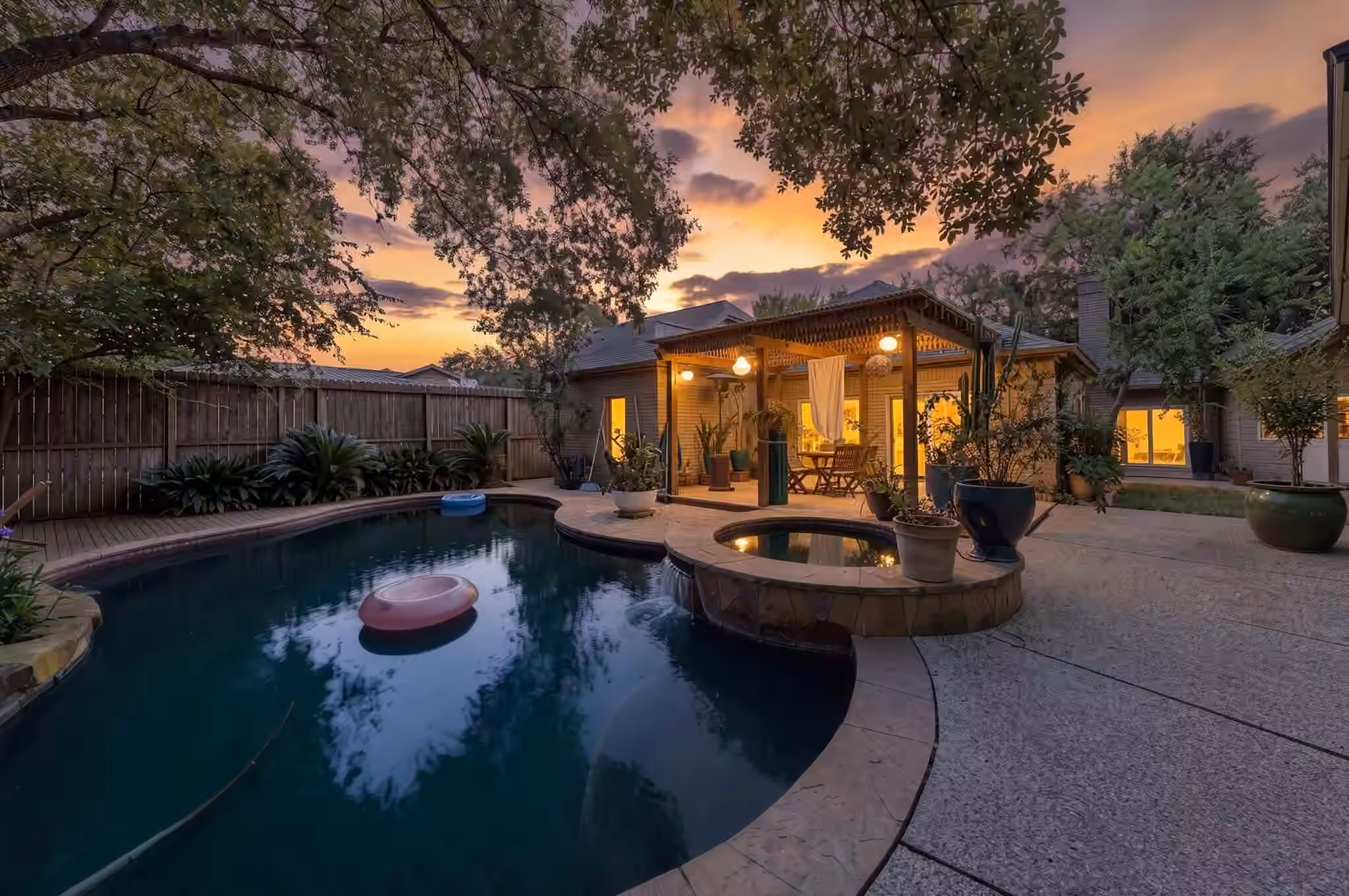Photo 3 of 11807 Carriage Hill Drive, Houston, TX