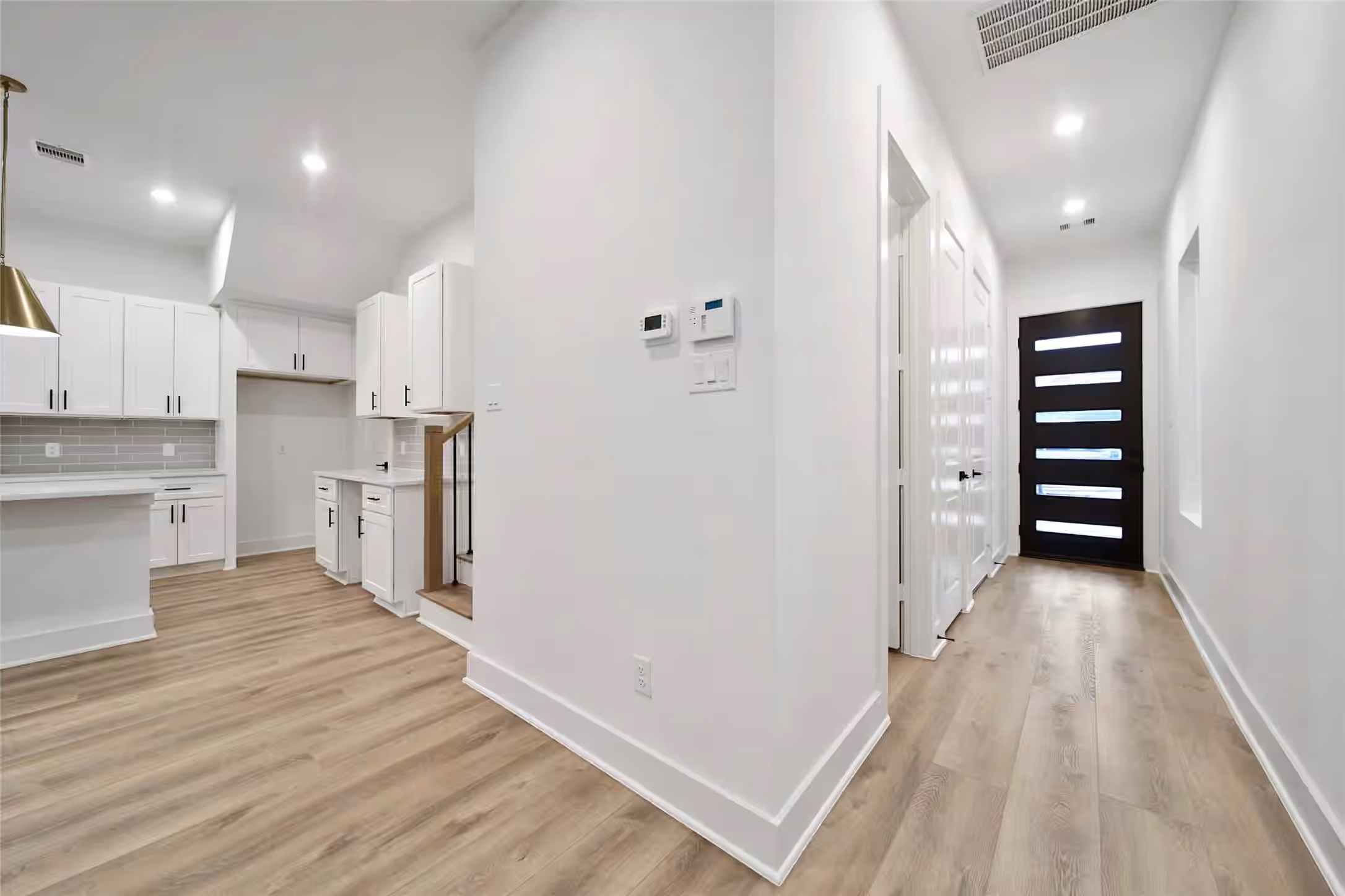 Photo 3 of 7625 Inwood Grove Lane, Houston, TX