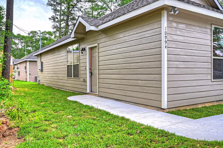 Photo 2 of 11724 White Cedar Street, Willis, TX