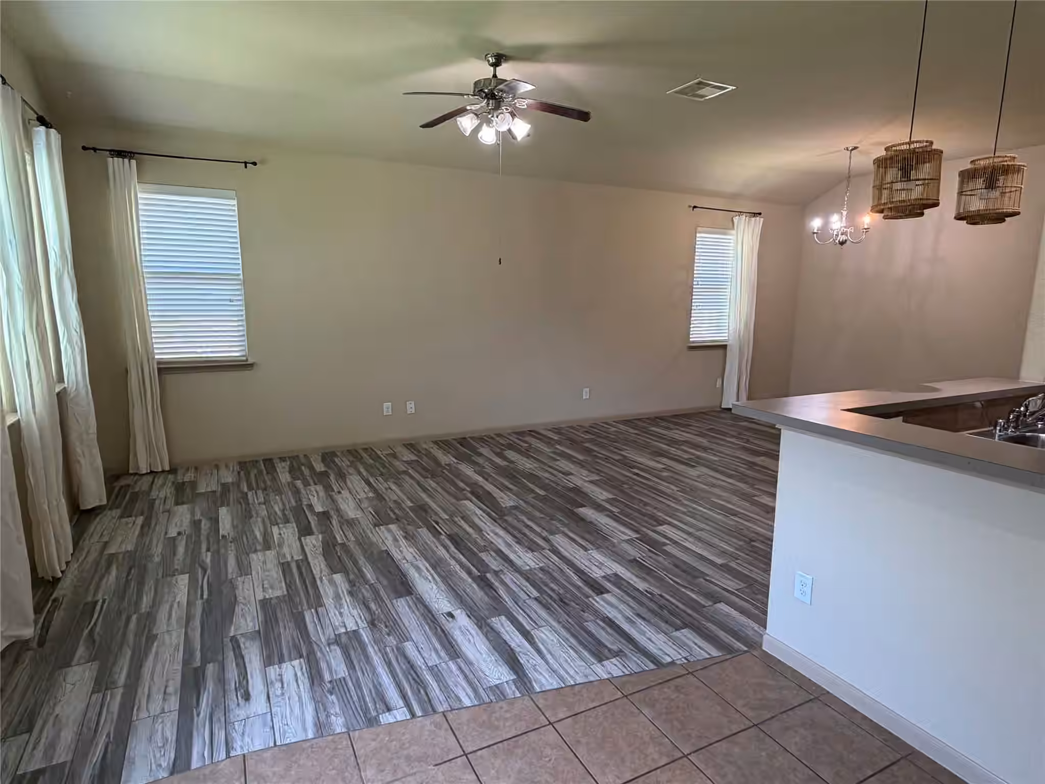 Photo 3 of 10610 Pine Meadows Boulevard, Baytown, TX