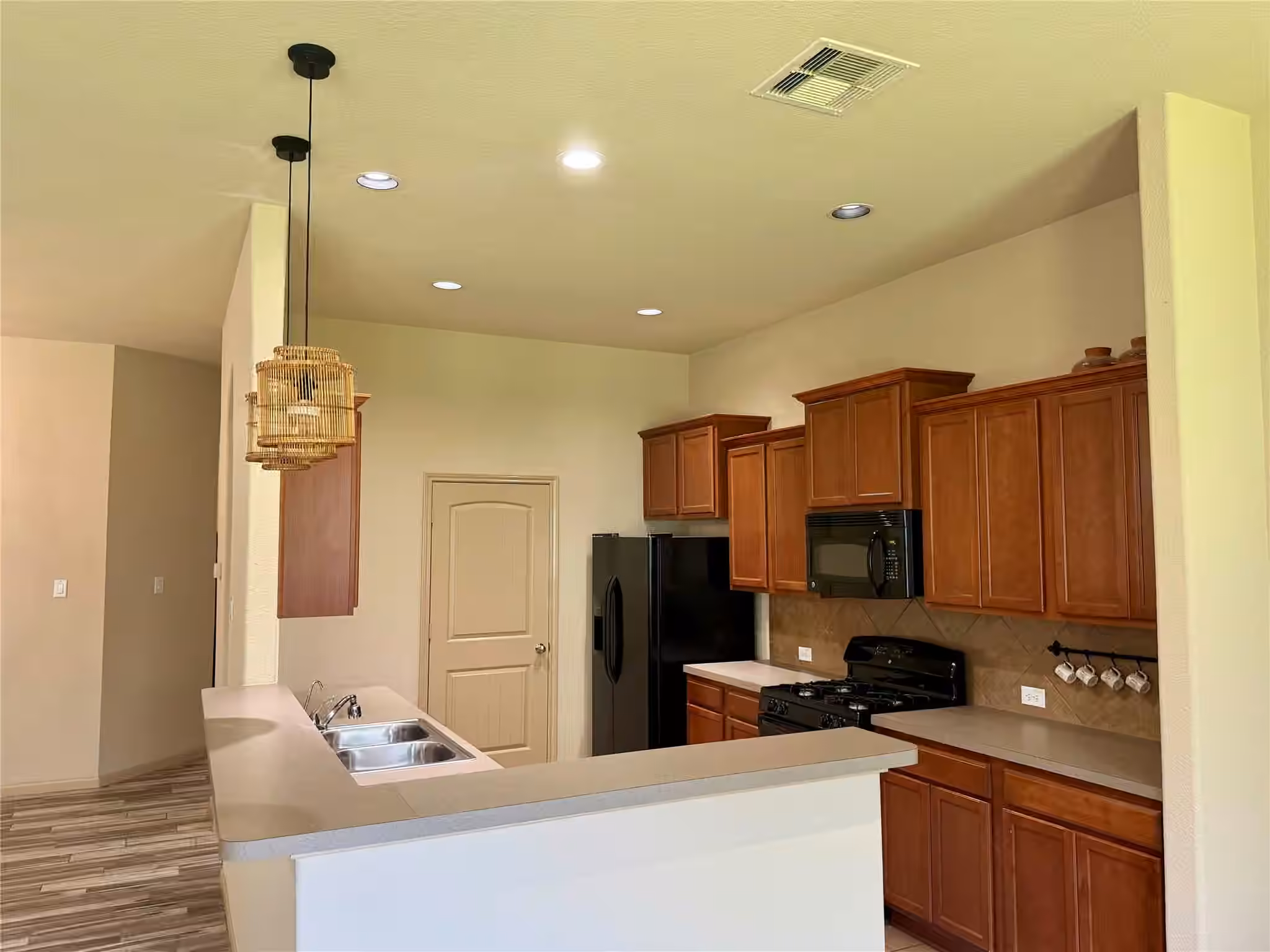 Photo 5 of 10610 Pine Meadows Boulevard, Baytown, TX