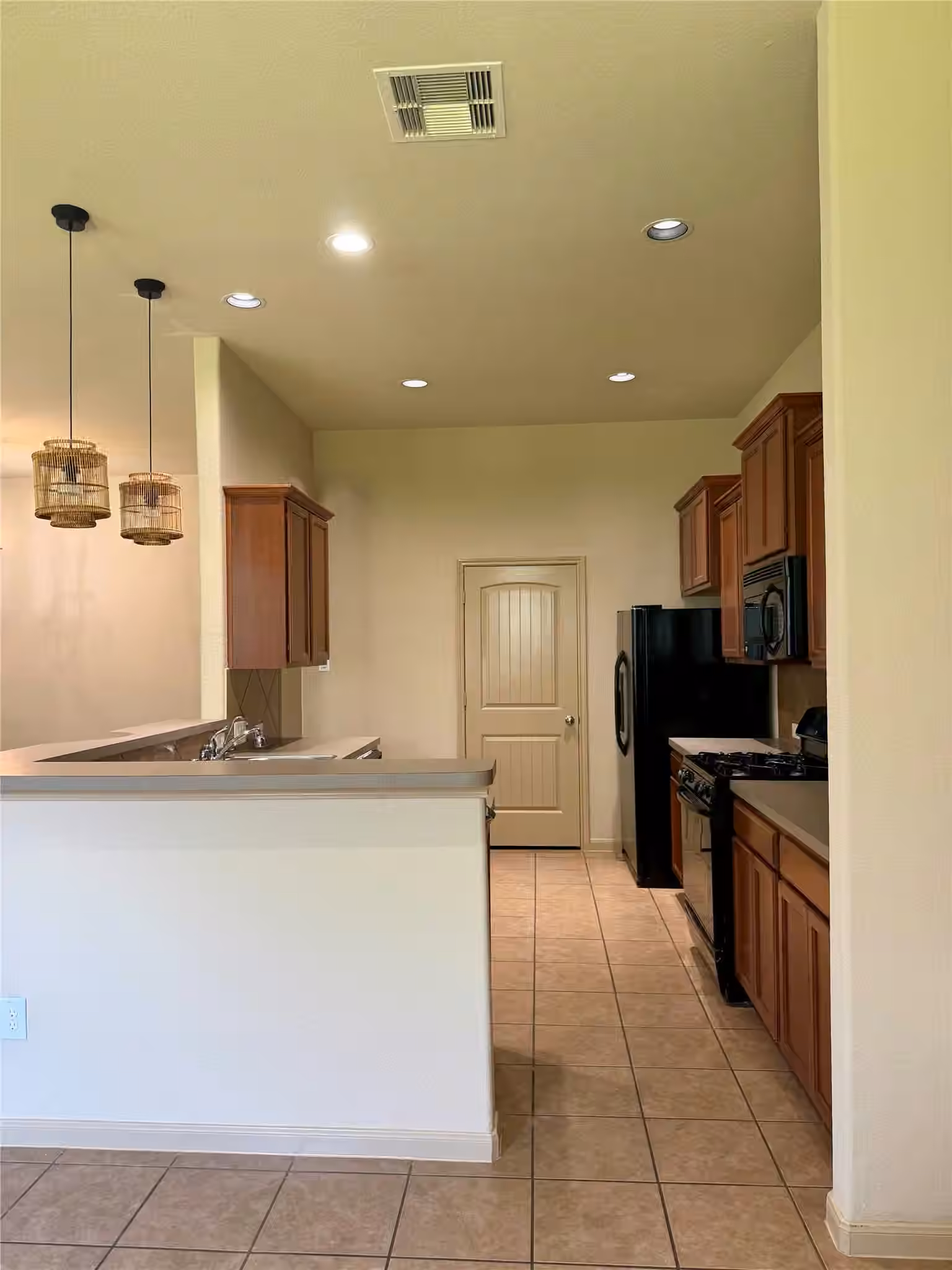 Photo 6 of 10610 Pine Meadows Boulevard, Baytown, TX