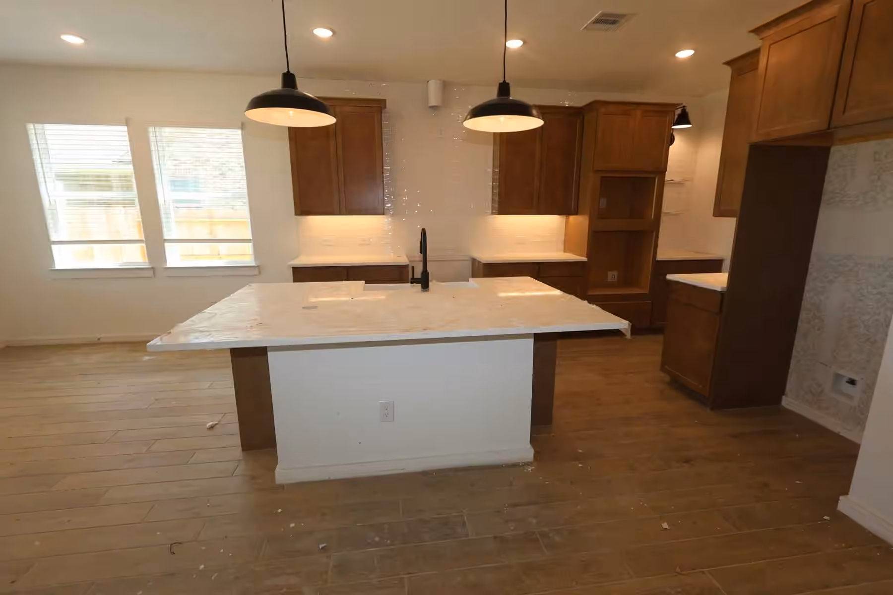 Photo 3 of 12111 Upper Meadows Avenue, Mont Belvieu, TX