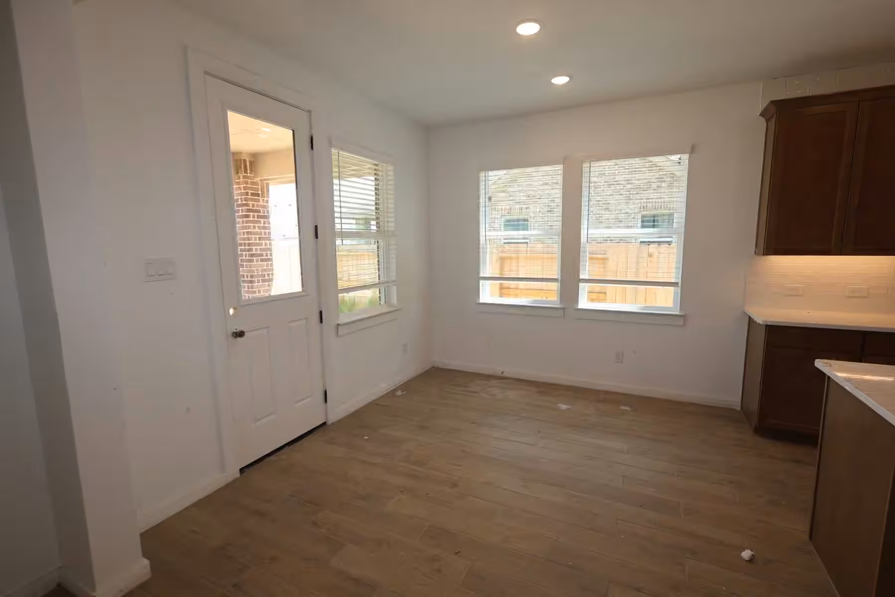 Photo 5 of 12111 Upper Meadows Avenue, Mont Belvieu, TX