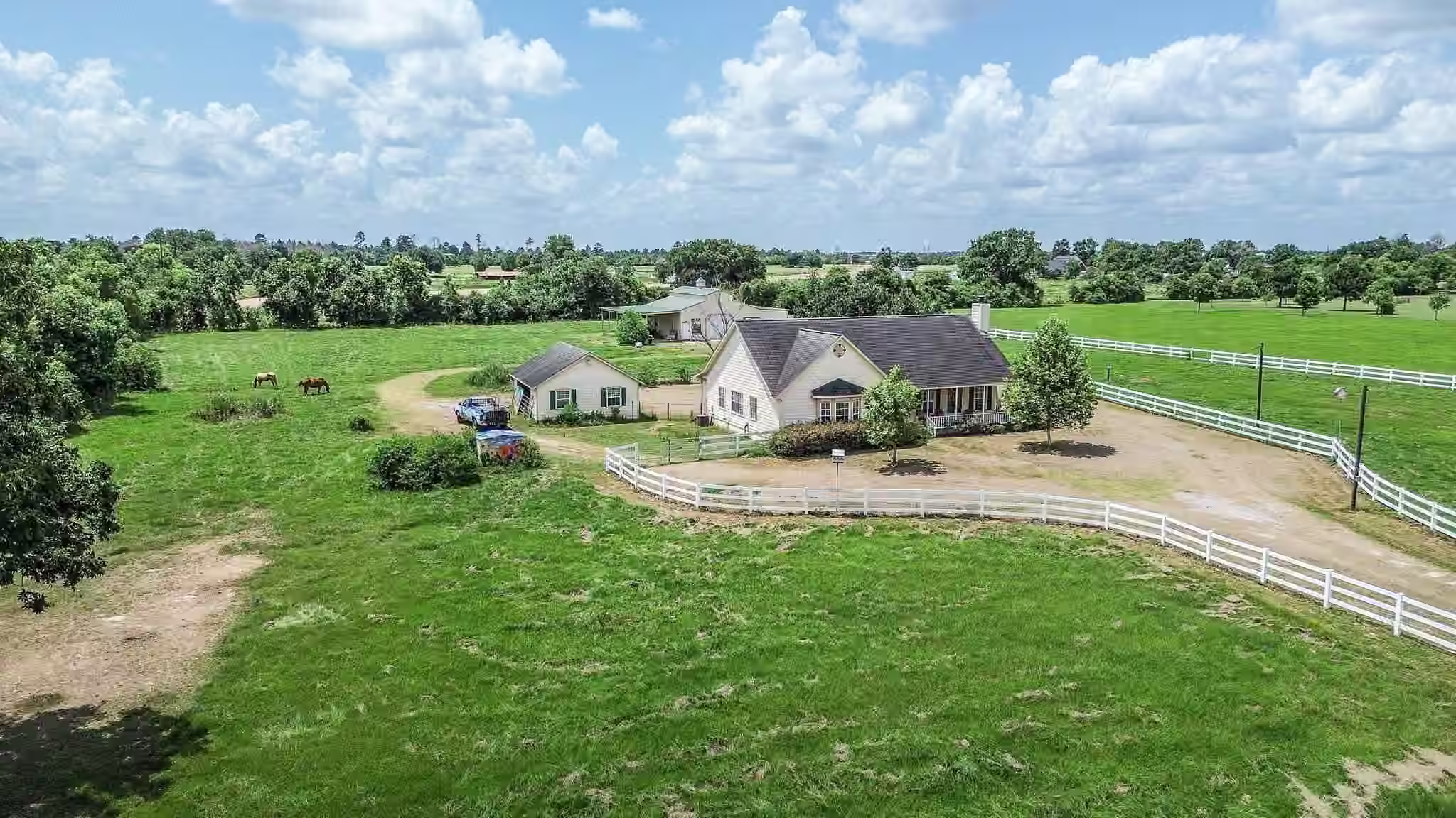 Photo 5 of 29107 Hay Meadow Court, Waller, TX