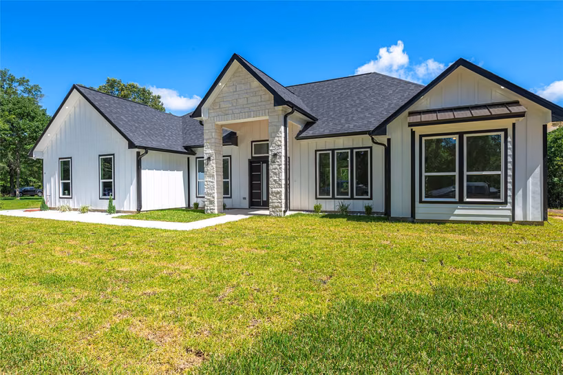 Photo of 374 County Road 6490, Dayton, TX 77535