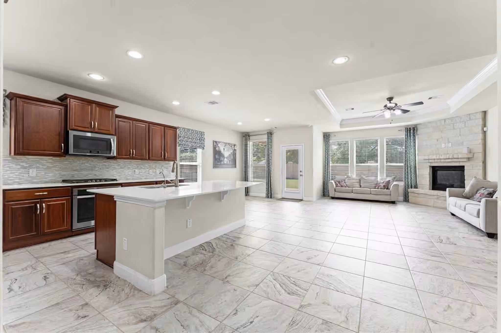 Photo 7 of 15723 Huddleston Drive Drive, Cypress, TX