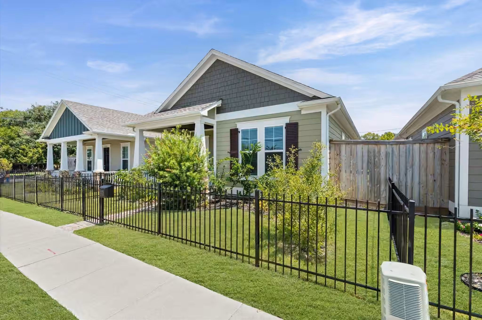 Photo 2 of 2505 Houston Avenue, Pearland, TX