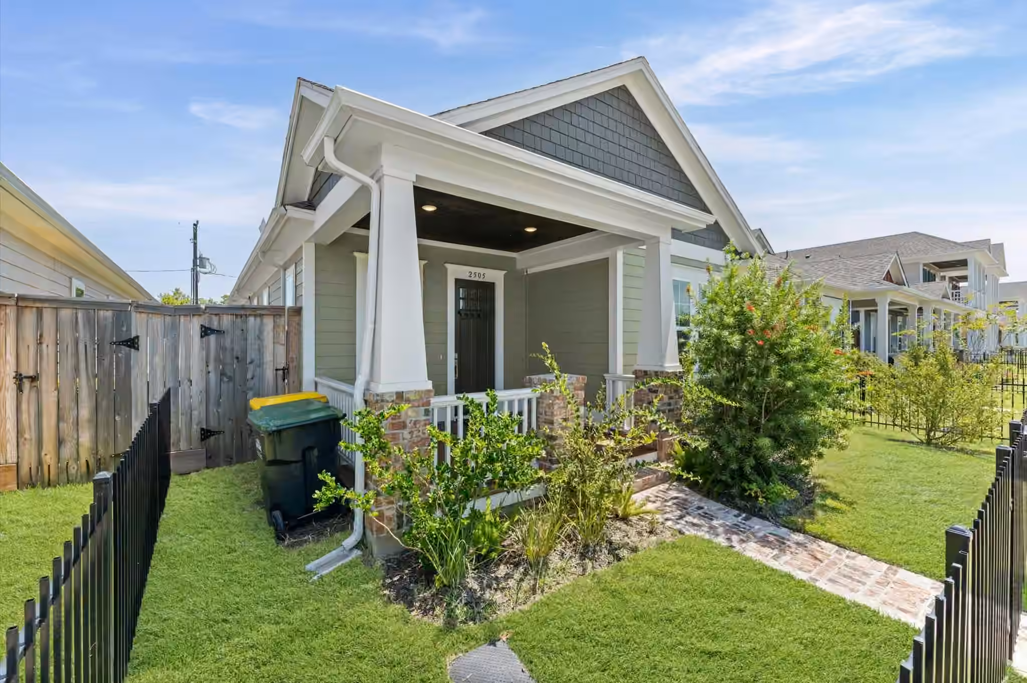 Photo 3 of 2505 Houston Avenue, Pearland, TX