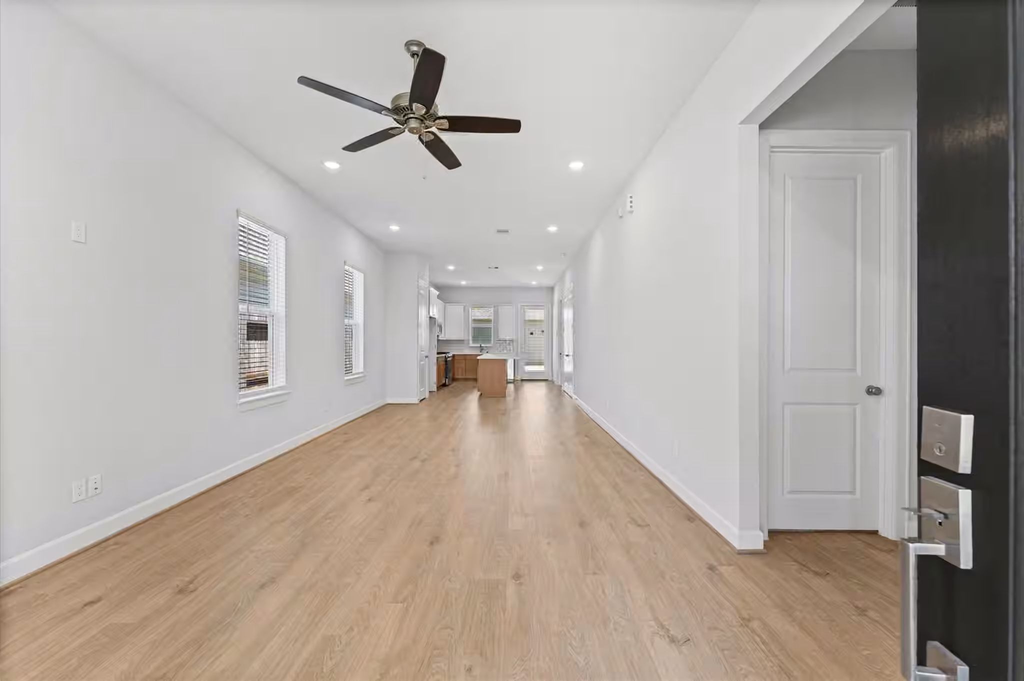 Photo 5 of 2505 Houston Avenue, Pearland, TX