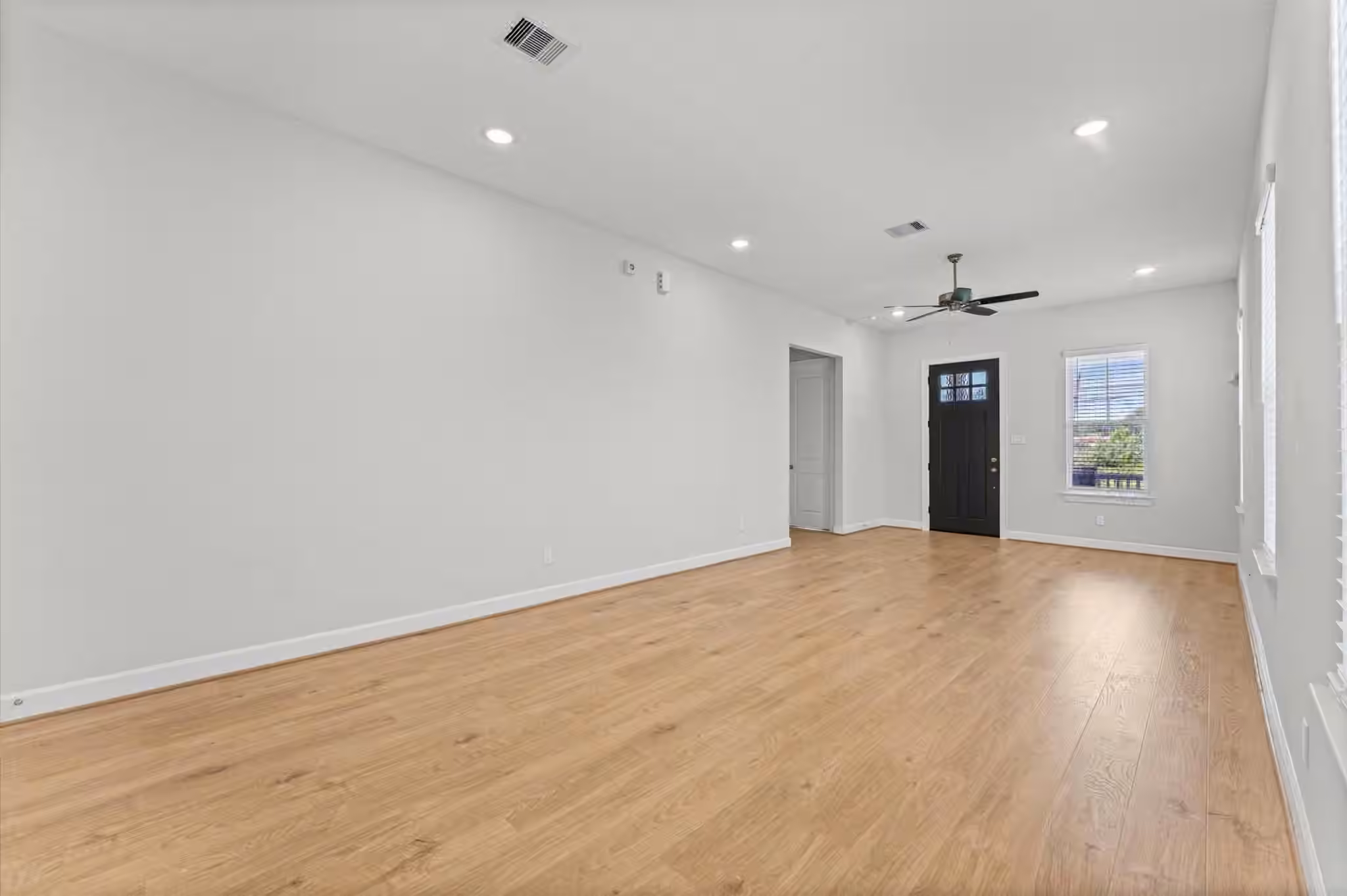Photo 7 of 2505 Houston Avenue, Pearland, TX