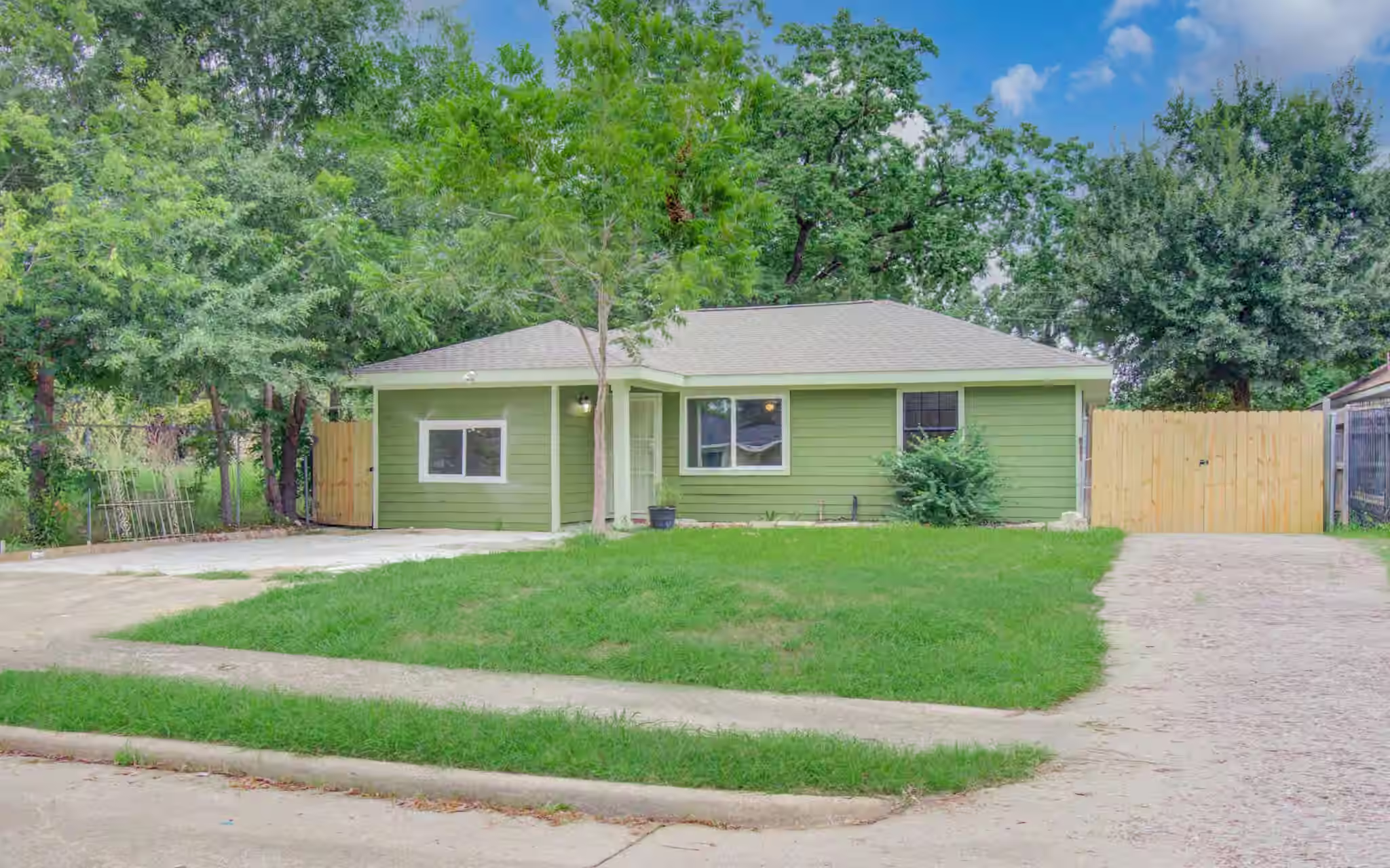 Photo of 5505 Southlea Street, Houston, TX 77033