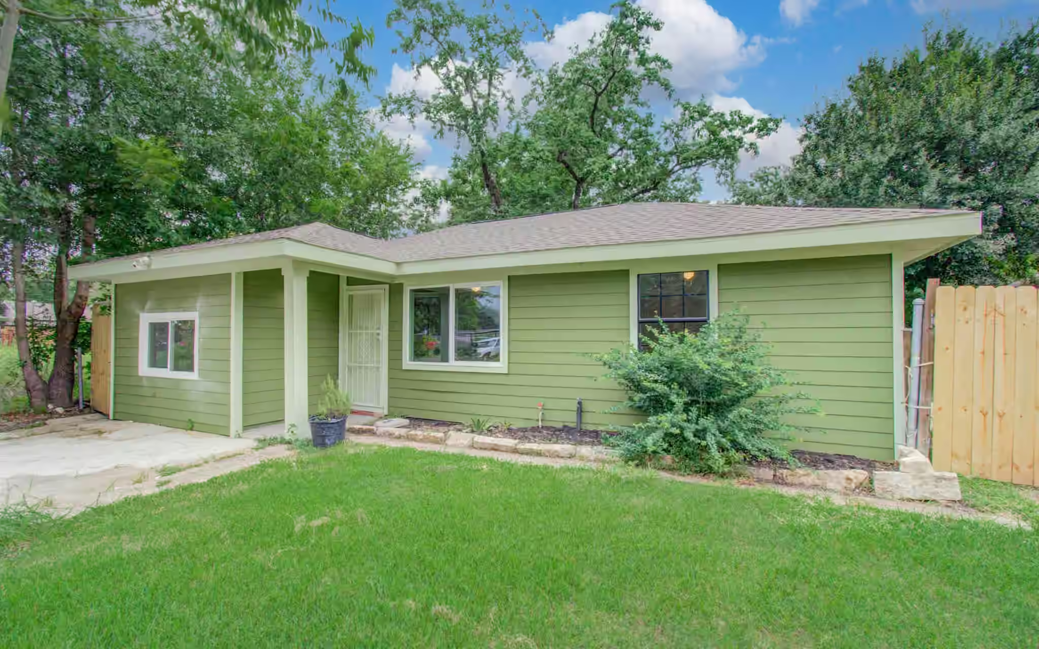 Photo 4 of 5505 Southlea Street, Houston, TX