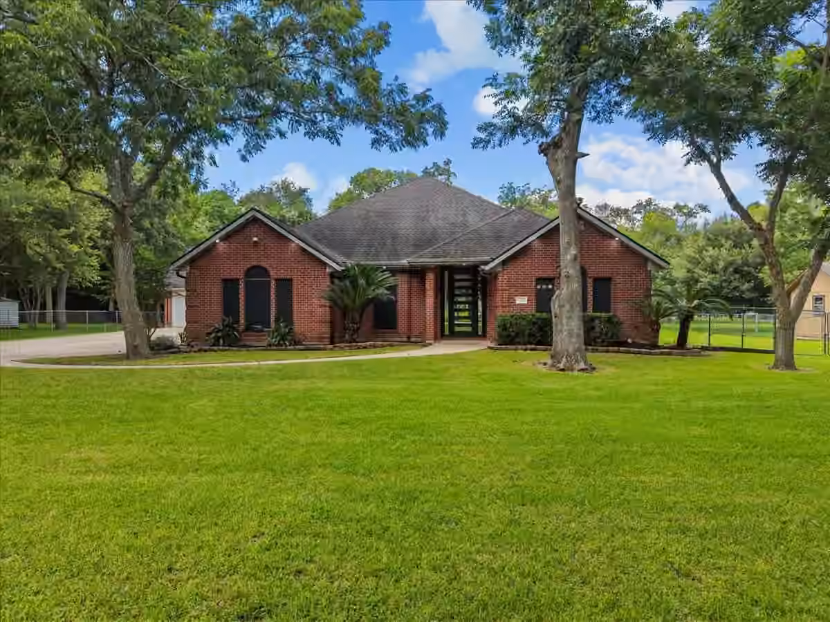 Photo 2 of 9700 Jay Road, Hitchcock, TX