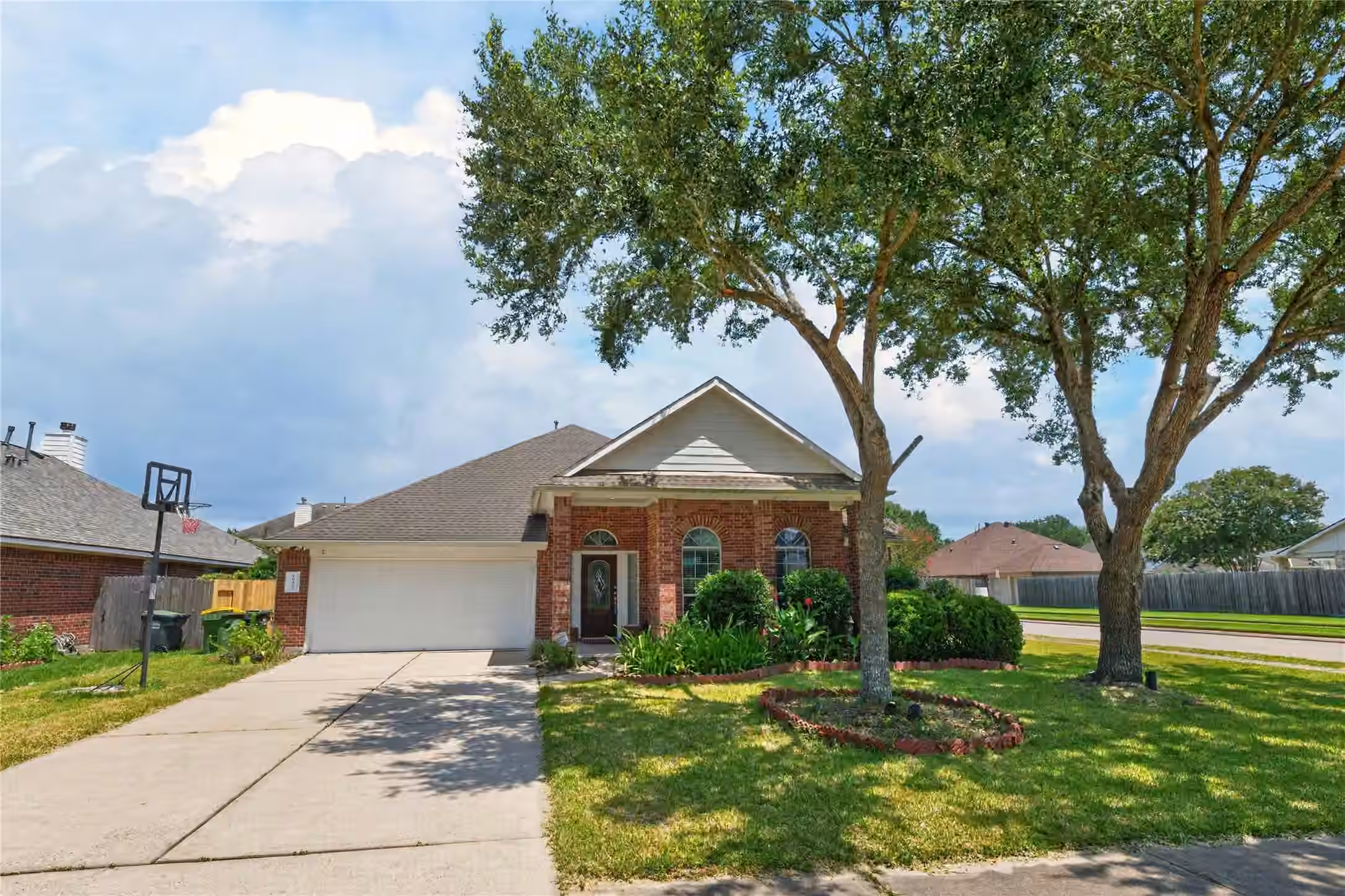 Photo of 10101 Hidden Falls Drive, Pearland, TX