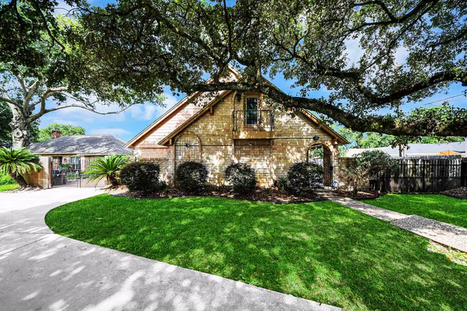 Photo 3 of 2706 Stetson Lane, Houston, TX