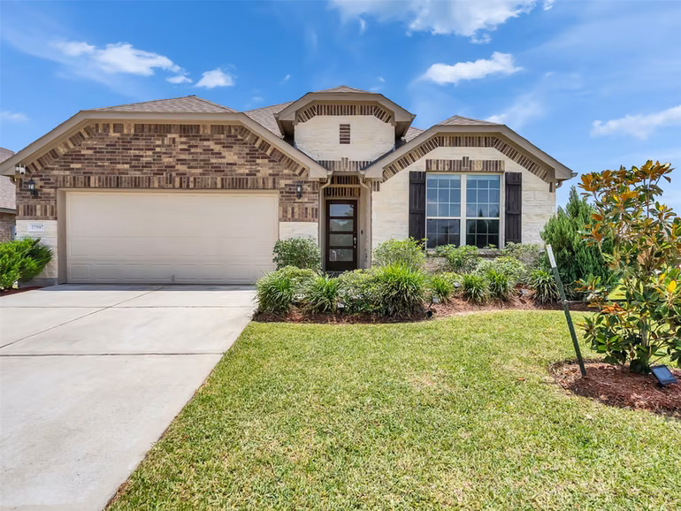 Photo 7 of 27997 Lone Hollow Lane, Spring, TX