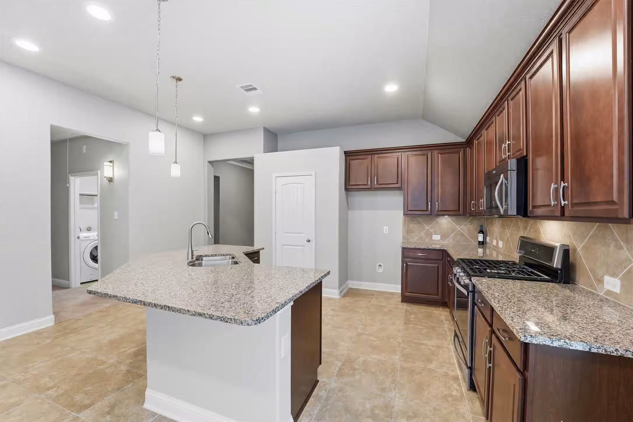 Photo 7 of 1911 Cedar Ridge Lane, Pearland, TX