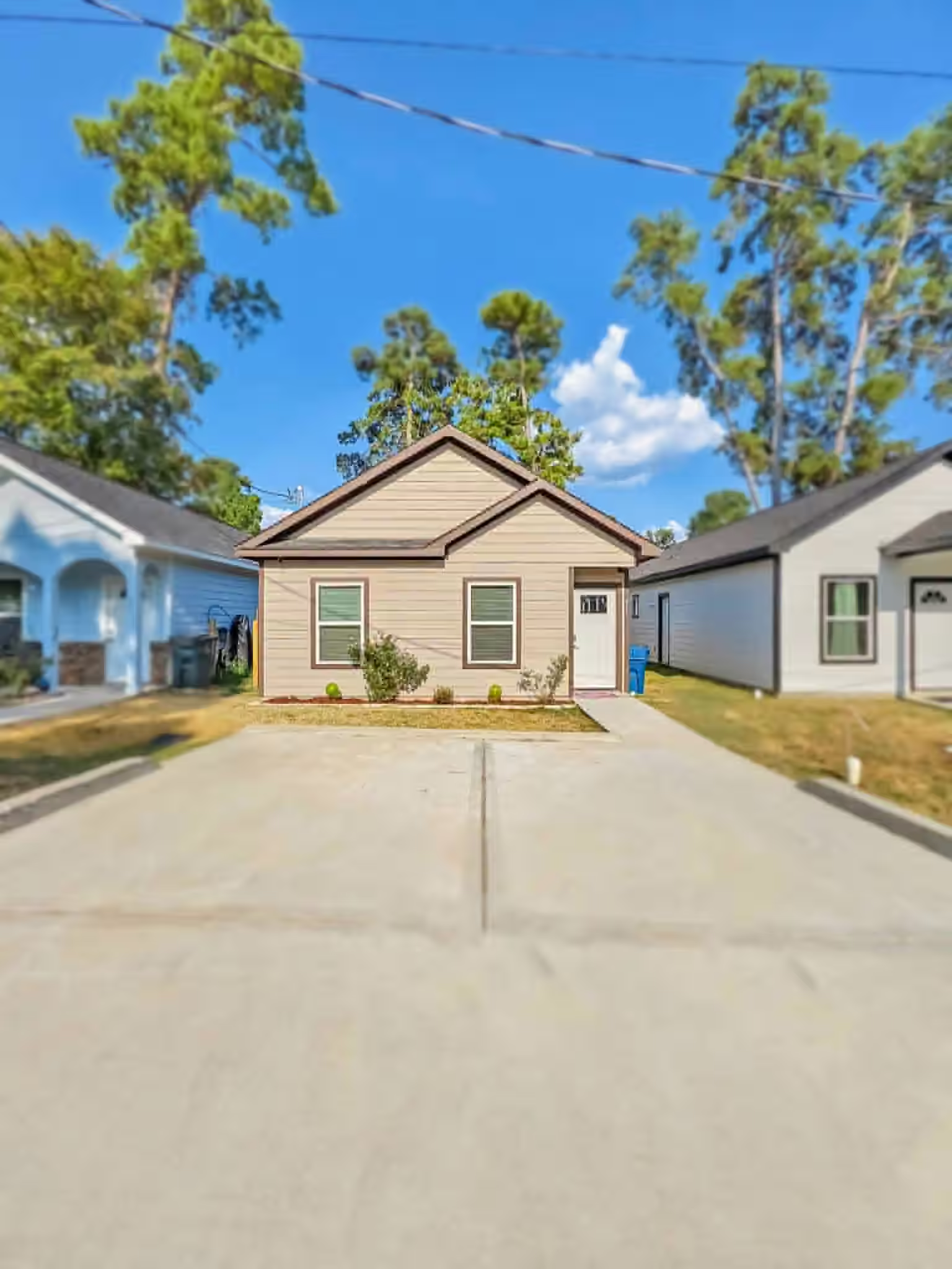 Photo of 861 Palmdate, Montgomery, TX