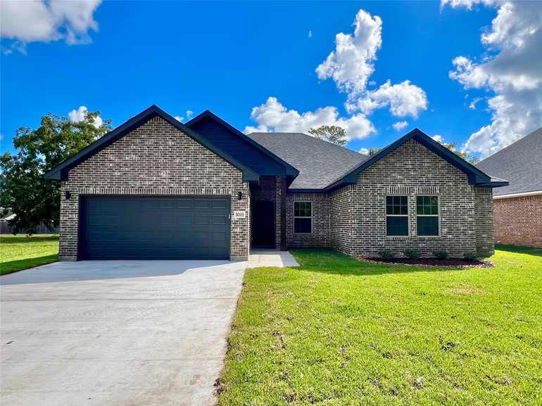 Photo of 1003 S Anderson Street, Angleton, TX 77515