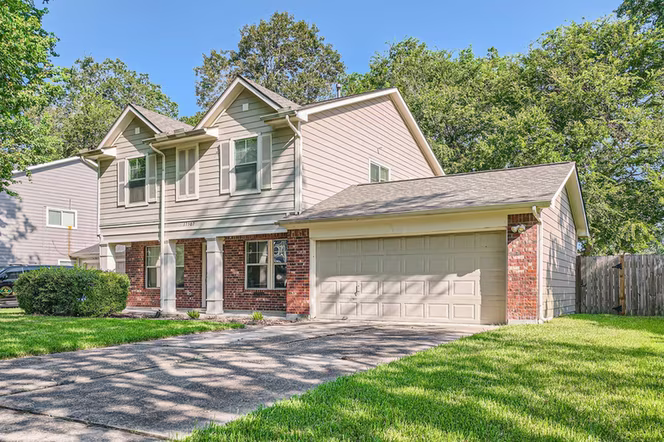 Photo 2 of 17507 S Compass Rose Circle, Crosby, TX