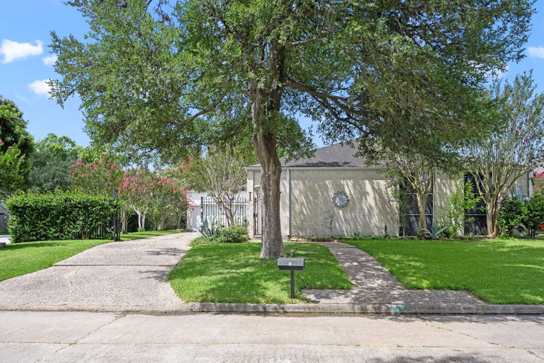 Photo of 1 Wellington Lane, Sugar Land, TX