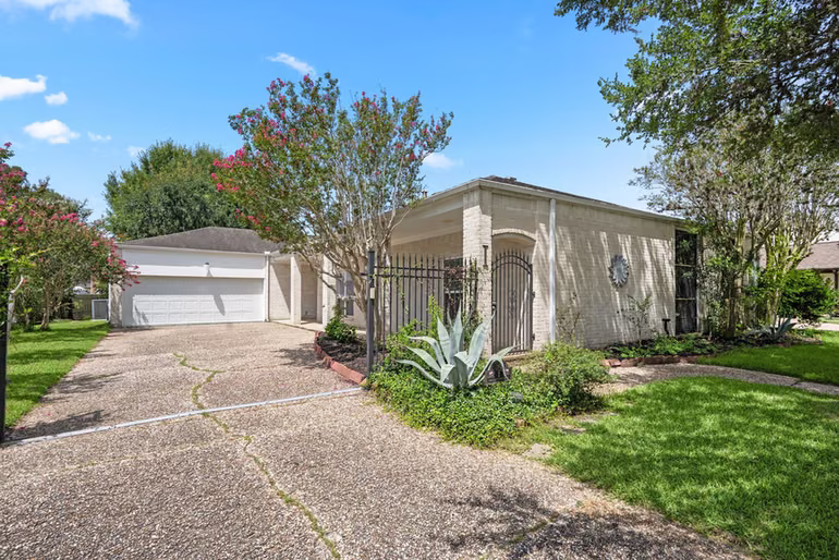 Photo 3 of 1 Wellington Lane, Sugar Land, TX