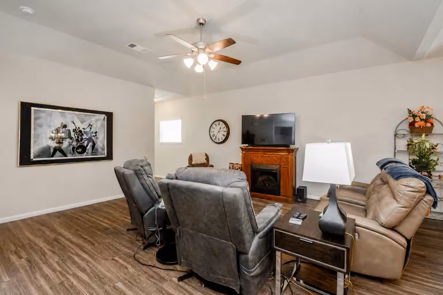 Photo 6 of 805 Willow Avenue, Cleveland, TX