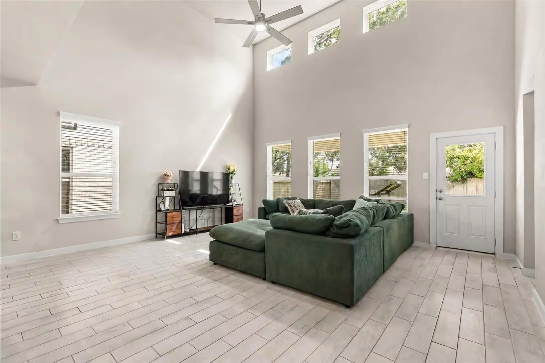 Photo 5 of 22939 Aspen Vista Drive, Spring, TX