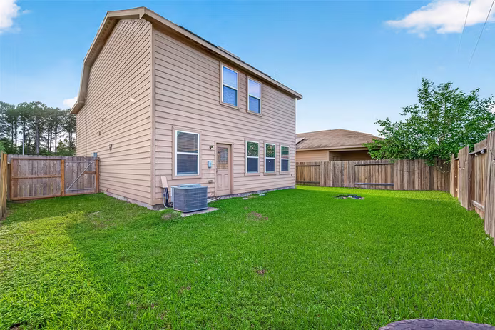 Photo 2 of 10538 Pine Landing Drive, Houston, TX