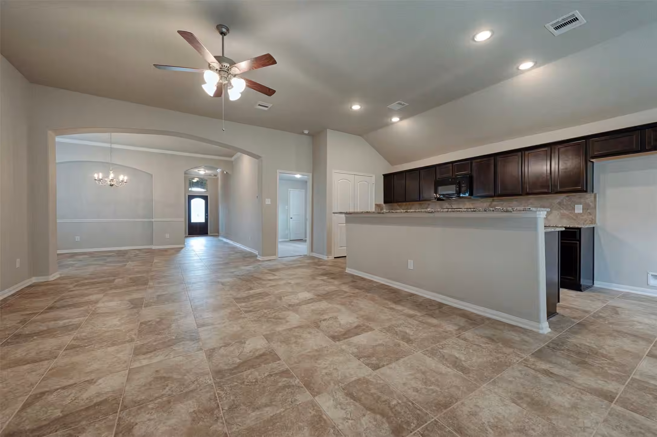 Photo 5 of 12443 Lake Conroe Hills Drive, Willis, TX