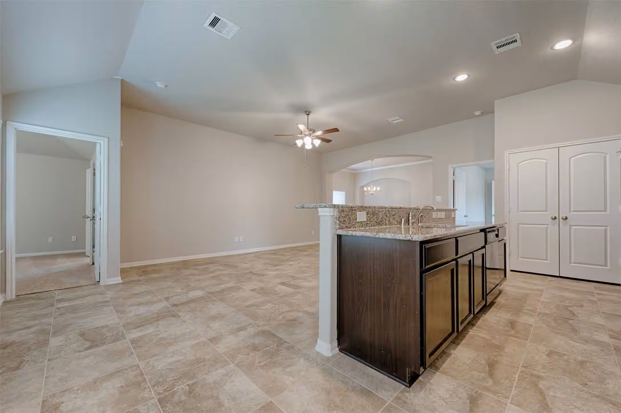 Photo 6 of 12443 Lake Conroe Hills Drive, Willis, TX