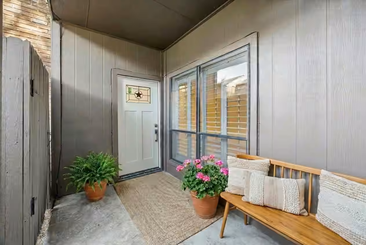 Photo 3 of 1201 Bering Drive 45, Houston, TX