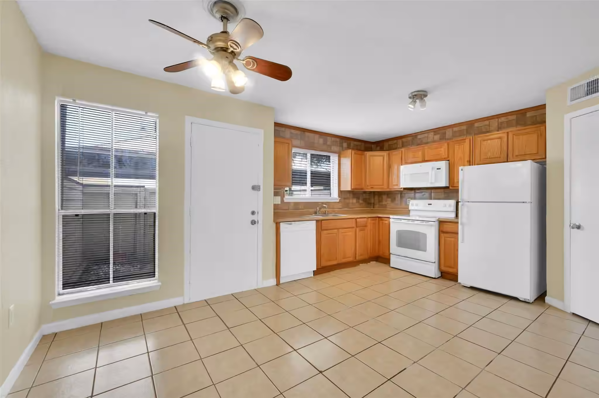 Photo 3 of 250 El Dorado Boulevard 138, Houston, TX