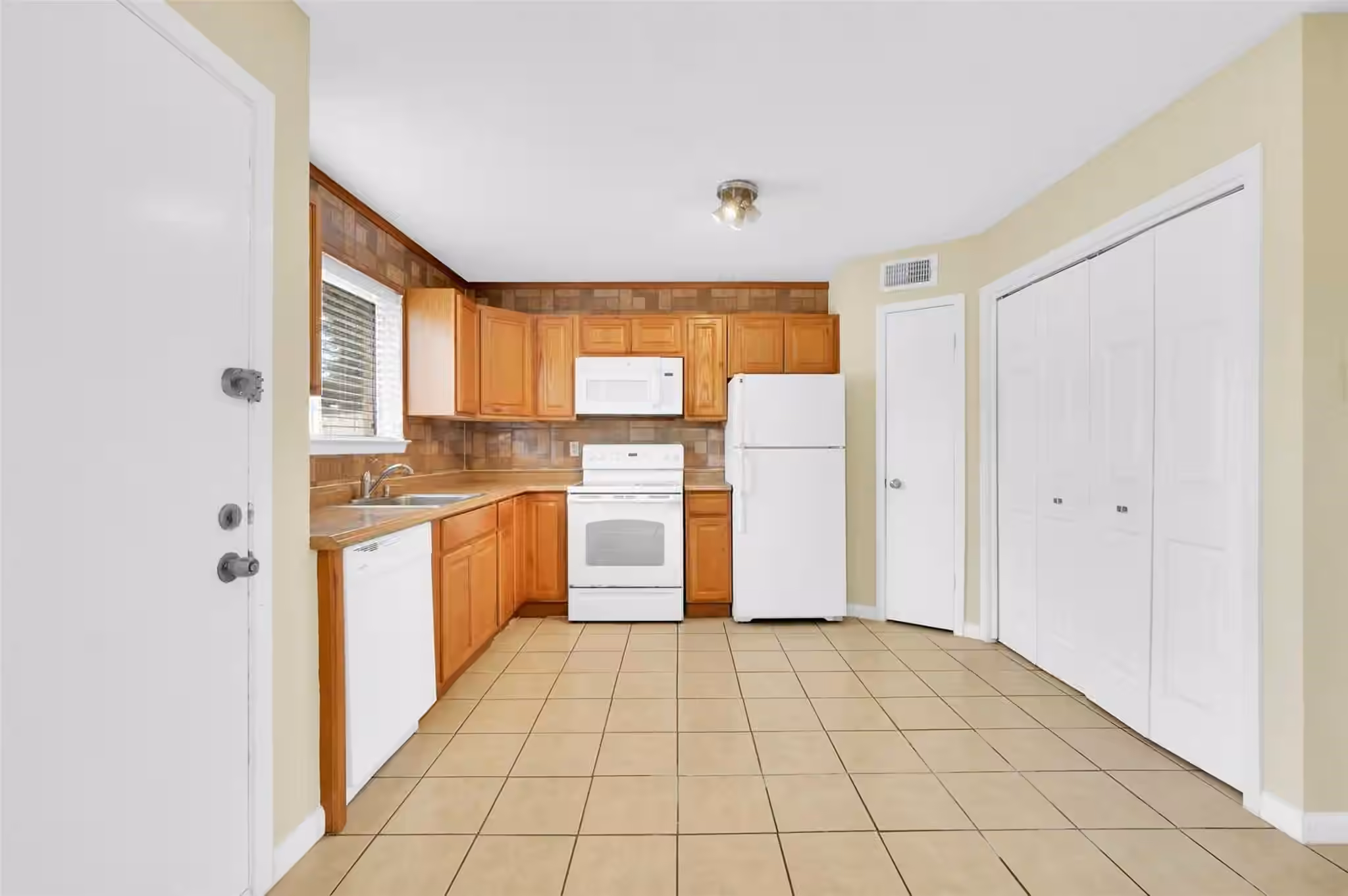 Photo 4 of 250 El Dorado Boulevard 138, Houston, TX