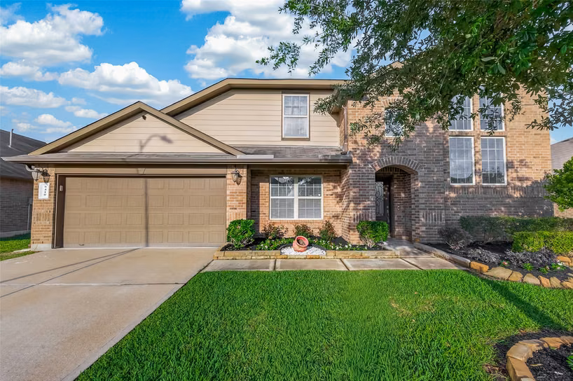 Photo 2 of 9410 Claystone Lane, Richmond, TX