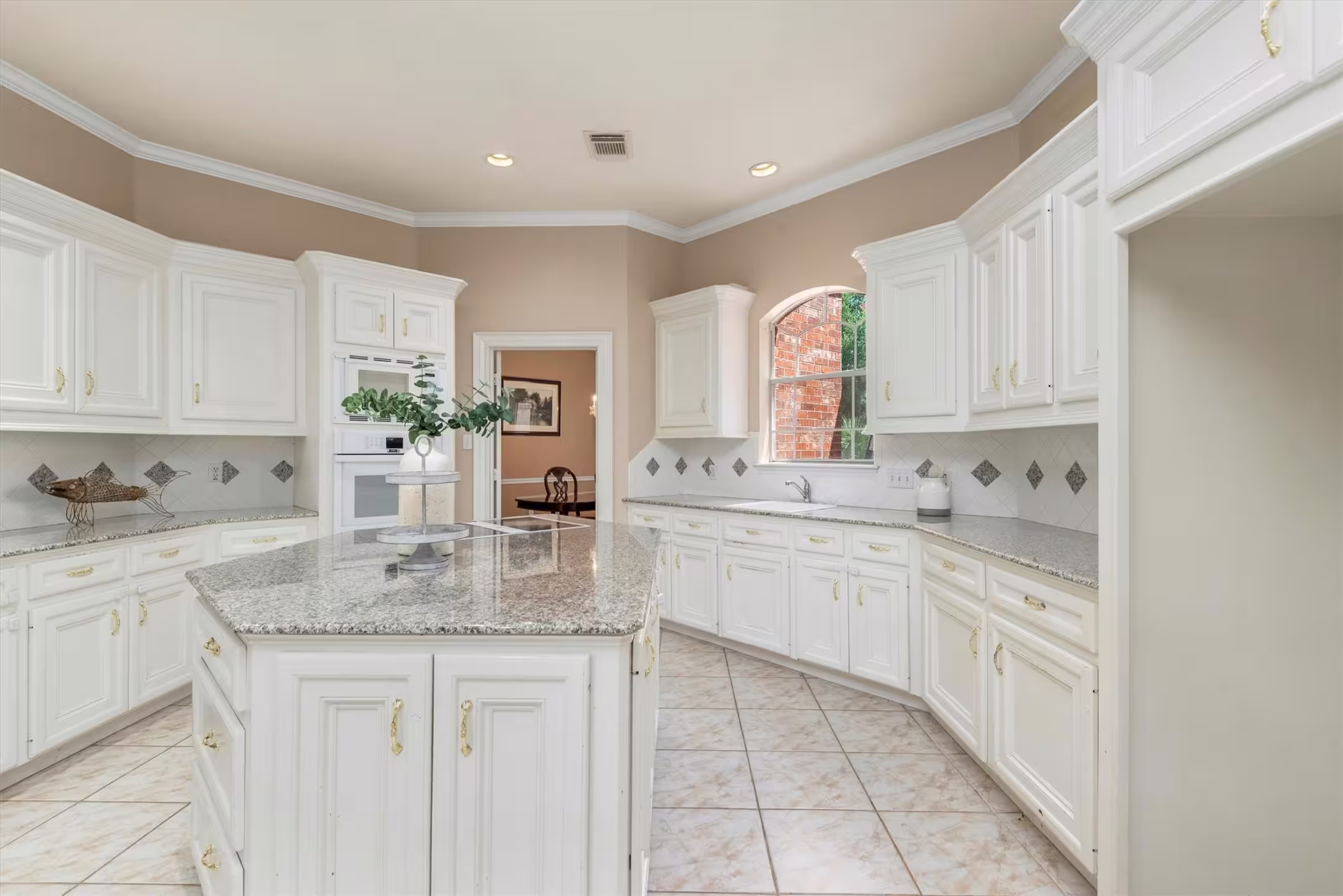 Photo 6 of 9707 Chipstead Circle, Spring, TX