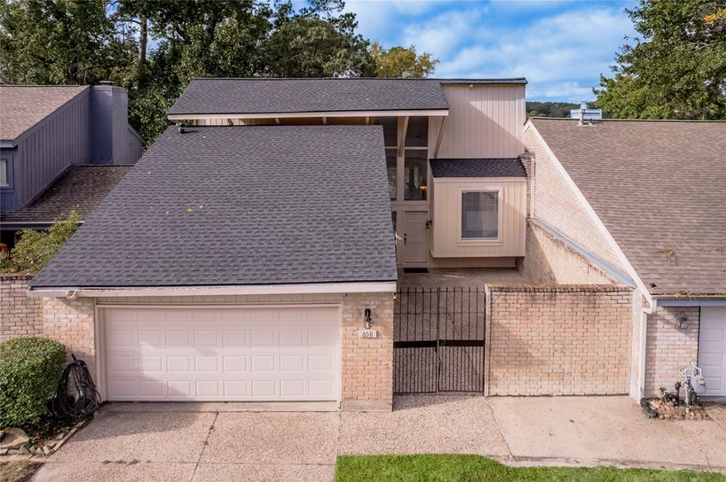 Photo 2 of 658 Cherry Hills, Huntsville, TX